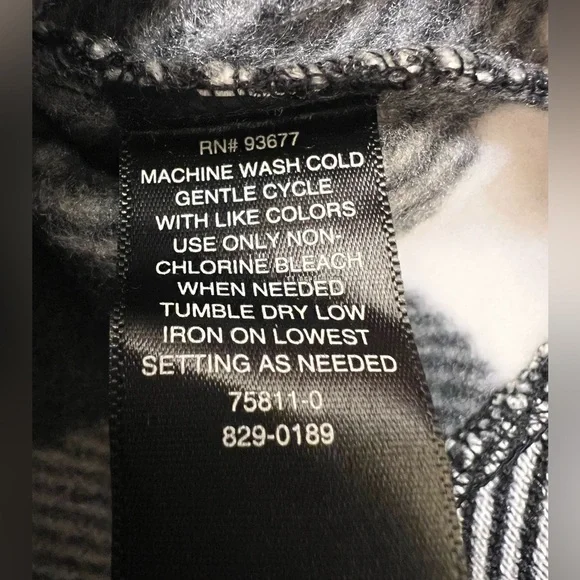 St. John’s Bay Active Plaid Pullover – Women's Small - Picture 3 of 7